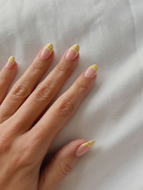 Yellow gingham French tip nails on a white linen background Yellow Bow Nails, Gingham French Tip Nails, Gingham Nail Art, Gingham Nails, Euphoria Nails, French Tip Nail Art, Fingernail Designs, Summery Nails, Makeup Sponge