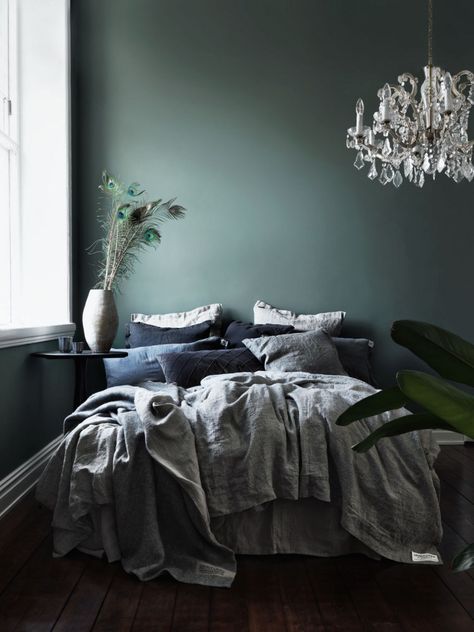 12 Dark interiors done right - via Coco Lapine Design blog Dark Colour Bedroom Ideas, Burgundy Room, Moody Tropical, Green Bedroom Walls, Tropical Bedroom, Green Bedroom Design, Bedroom Colour, Bedroom Aesthetics, Interior Colors