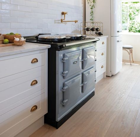 Choosing the Best AGA Colour for Your Kitchen | Edwards & Godding | Kitchen Aga, Aga Oven, Electric Aga, Aga Kitchen, Cast Iron Oven, Aga Cooker, High Gloss Kitchen, Marble Worktops, Main Kitchen