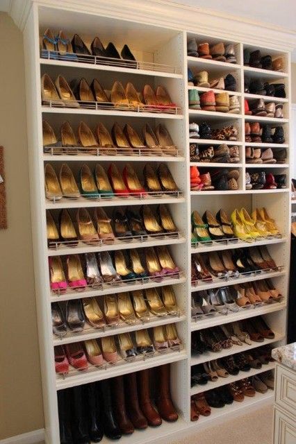 Create a decent space with the shoe racks for closets Photos of Spectacular Shoe Storage contemporary-closet shoe rack for closet Shoe Storage Design, Rack Closet, Dressing Design, Fresh Bedroom, Diy Shoe Rack, Shoe Organizers, Closet Shoe Storage, Walking Closet, Shoes Rack