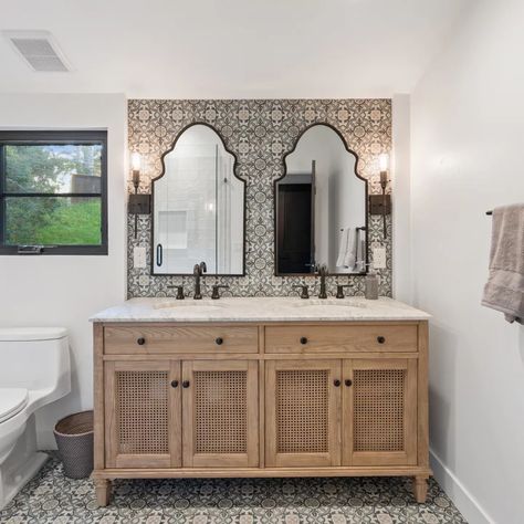 Encinitas Spanish Style - Transitional - Bathroom - San Diego - by Kolea Interiors | Houzz Spanish Bathroom Decor, Spanish Bathroom Hacienda Style, Spanish Bathroom Ideas, Modern Spanish Bathroom, Spanish Tile Bathroom, Spanish Revival Bathroom, Bathroom Spanish Style, Hacienda Bathroom, Spanish Style Bathrooms Mexico