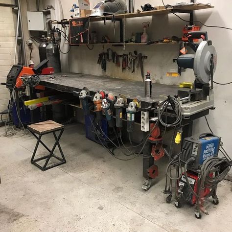 Beginner Welding Projects, Beginner Welding Projects Ideas, Beginner Welding, Welding Bench, Welding Workshop, Welding Projects Ideas, Garage Workshop Layout, Garage Workbench Plans, Garage Workshop Organization