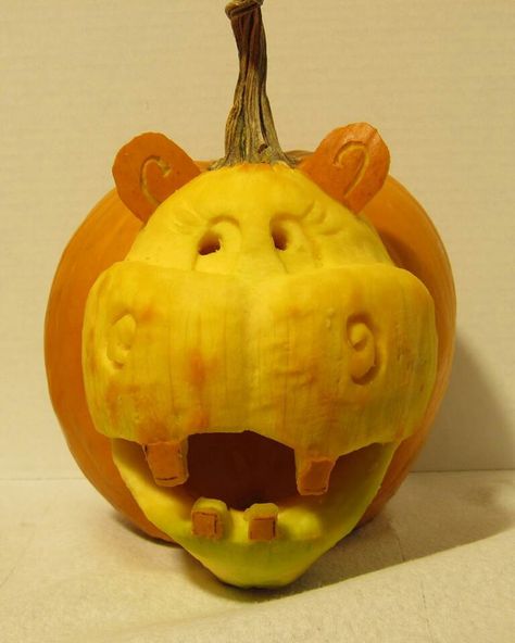 Carved Hippo pumpkin by Jodi @ www.bakingmemories.net Pumpkin Carving Pattern, Fiona The Hippo, Hippopotamus For Christmas, Pumpkin Contest, Pumpkin Carving Patterns, Hungry Hippos, Cute Hippo, Pumpkin Halloween Decorations, Majestic Animals