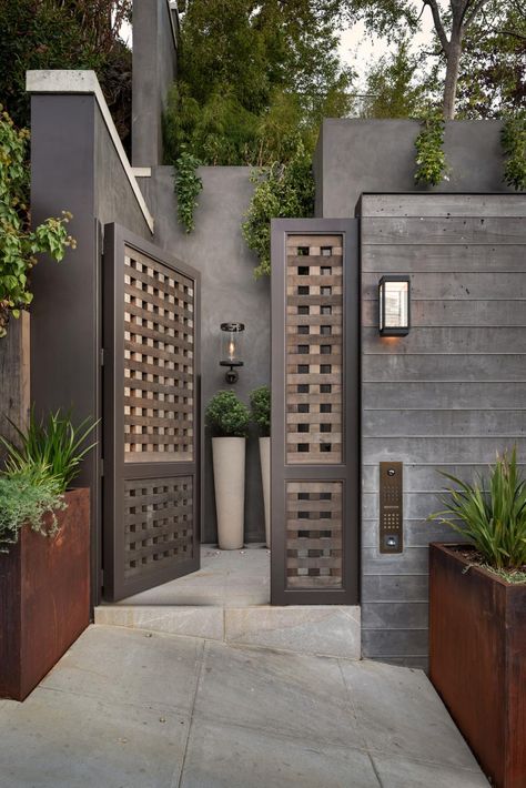 Take a Tour of a Glamorous, High-End San Francisco Estate | HGTV Gate Design Modern, Modern Gate, Modern Fence Design, House Fence Design, Front Gate Design, Entrance Gates Design, Main Gate Design, Entrance Door Design, House Gate Design