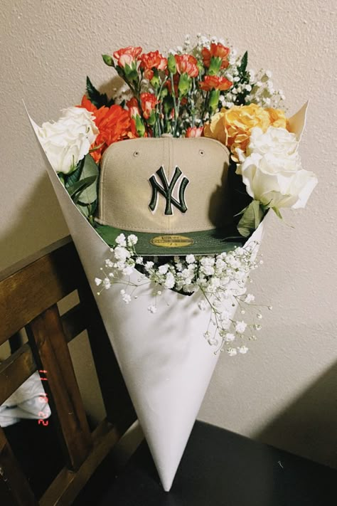 Fitted Hat Flower Bouquet, Hat Bouquet For Men, Bouquet Of Flowers With Hat For Men, Flowers For Him Boyfriends Man Bouquet, Fitted Hat Bouquet, Men Flower Bouquet, Hat Bouquet For Boyfriend, College Boyfriend Gifts, Bouquet For Boyfriend