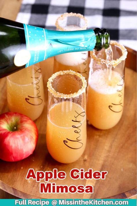 Thanksgiving Mimosa, Mimosa Recipes, Bubbly Cocktails, Apple Cider Mimosa Recipe, Cider Mimosa, Halloween Brunch, Alcohol Ideas, Apple Cider Bar, Party Punches