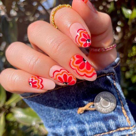 Tropical Nail Ideas, Floral Manicure, Winter Nail Art Designs, Flowers Nails, Swirl Nails, Tropical Nails, Hippie Nails, Perfect Manicure, Butterflies Flowers