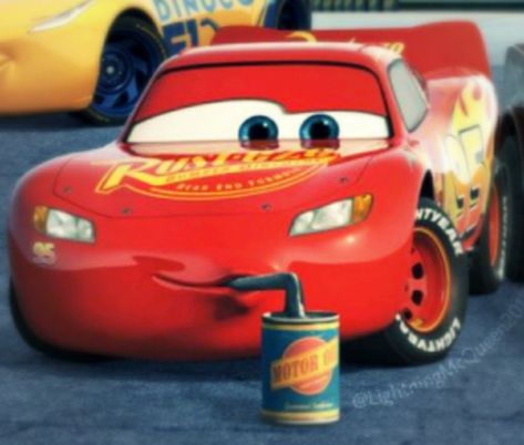 Couple Cars, Cars The Movie, Car Movie, Lighting Mcqueen, Movie Design, Movie Tattoo, Cars 4, Cars Movie, The Movie