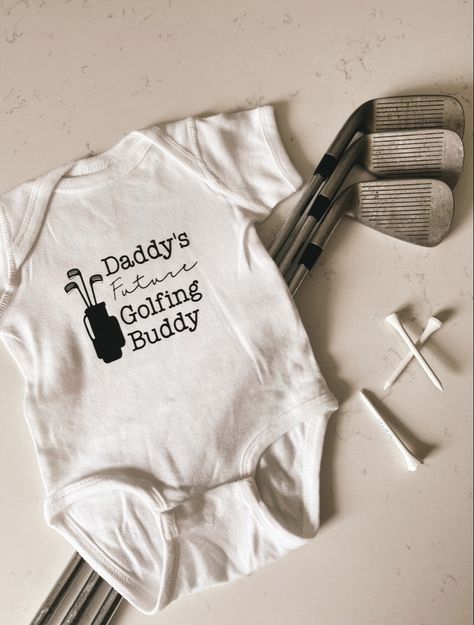 Daddys future golfing buddy baby onesie #fathersdaygifts #fathersdaygiftideas #dadlife #fathersday #giftsforhim #giftsfordad #babyonesie #golfing #golfingbuddy Baby Boy Onesie Ideas Vinyl, Baby Announcement For Dad, Golf Pregnancy Announcement To Husband, Baby Onsies Ideas, Golf Onesie, Pregnant Announcement, Baby Ray, Onesie Ideas, Golf Baby