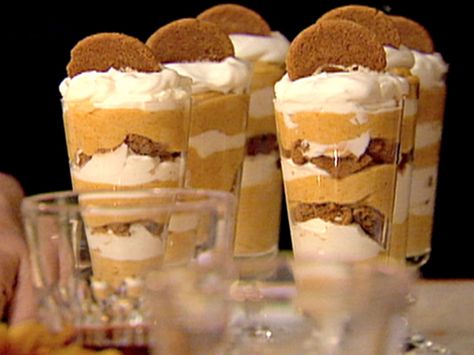 Pumpkin Mousse Parfaits recipe from Ina Garten via Food Network Pumpkin Parfait, Parfait Desserts, Pumpkin Mousse, Ina Garten Recipes, Parfait Recipes, Sweetened Whipped Cream, Mousse Dessert, Barefoot Contessa, Ginger Cookies