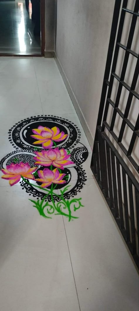 Big Unique Rangoli Designs, Aesthetic Flower Rangoli Designs, Aesthetic Diwali Rangoli Designs, Rangoli Designs For Varamahalakshmi, Rangoli Design For Laxmi Pooja, 2 Color Rangoli, Rangoli Designs Asthethic, Kamal Rangoli Designs, Varalakshmi Rangoli Designs