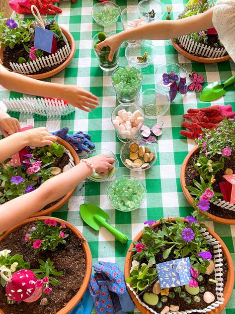 Enchanted Garden Party, Fairy Garden Birthday, Kids Fairy Garden, Garden Birthday Party, Fairy Garden Flowers, Nature Party, Fairy Garden Birthday Party, Fairy Tea Parties, Fairy Garden Party