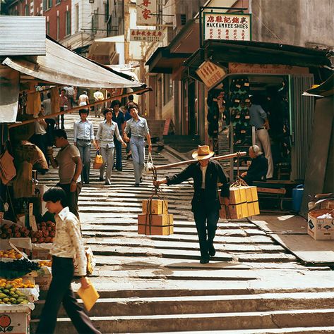 Hong Kong’s 70s and 80s Nostalgic in Keith Macgregor’s Photographs New York City Bars, History Of Hong Kong, Aviation Humor, Hong Kong Island, Downtown New York, Capitol Building, Going Out Of Business, Blade Runner, Greek Islands