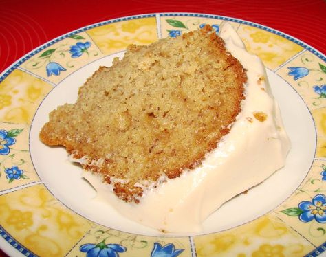 Hummingbird Cake Recipe, Hummingbird Cake Recipes, Hummingbird Food, Buckwheat Cake, Bird Cake, Hummingbird Cake, Bird Cakes, Box Cake Mix, Bundt Cakes