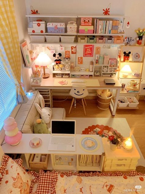 Small Room Layouts, Home Decor Aesthetic, Desk Inspo, Basement Apartment, Aesthetic Home Decor, Studio Inspiration, Desk Makeover, Home Decor Ideas Living Room, Room Redesign