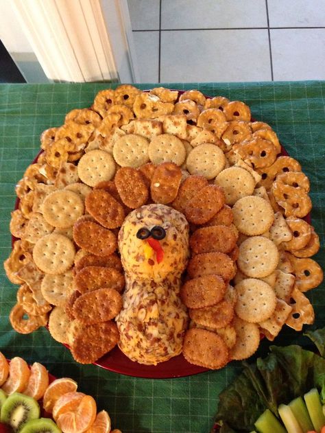 Cracker Platter, Thanksgiving Veggies, Cracker Tray, Thanksgiving Snacks, Turkey Cheese, Relish Trays, Thanksgiving Treats, Holiday Goodies, Thanksgiving Dishes