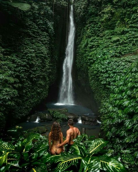 Couple Travel Photos, Bali Guide, Lake Pictures, Best Hikes, Beautiful Places To Travel, Travel Couple, Photo Instagram, Solo Travel, Dream Vacations