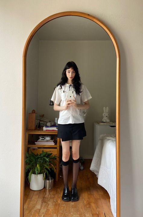 Protagonist Outfit, Barista Outfit, Feminine Style Summer, Horror Game Protagonist, Game Protagonist, Academia Fashion, Sock Outfits, Cool Fits, Horror Game