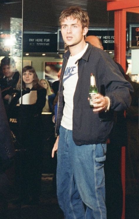 Damon Albarn 90s, 1990 Style, Blur Band, 90s Men, Mens 90s, Joseph Gordon Levitt, Vintage Man, Damon Albarn, Mens Outfit Inspiration