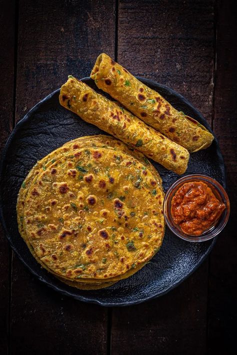 Thepla Recipe, Methi Thepla, Pickle Mango Recipe, Indian Bread Recipes, Gujarati Cuisine, Gujarati Food, Paratha Recipes, Indian Bread, Mango Recipes