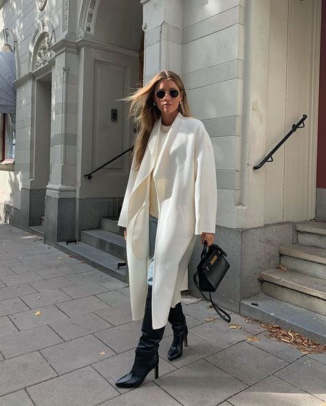 Lovisa Barkman (@lovisabarkman) • Instagram photos and videos Los Angeles Street Style, Vinter Mode Outfits, Lawyer Outfit, Chic Outfit, Street Style Inspiration, Jeans Outfit, Fashion Over 40, Winter Fashion Outfits, Relaxed Style