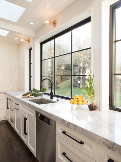 Farmhouse Picture Window, Kitchen Sink Window, Kitchen Window Design, Kitchen Chores, Kitchen Addition, New House - Kitchen, Big Kitchen, Kitchen Inspiration Design, Counter Tops