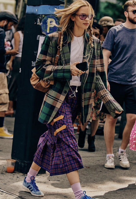 Fashion Student Aesthetic, Colorful Sportswear, Tartan Blazer, Paris Fashion Week 2024, Margaret Zhang, 90s Sportswear, Sportswear Outfits, Pattern Outfits, Outfit 90s