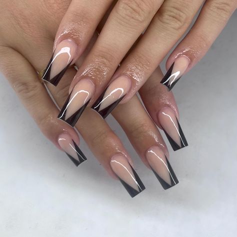 simple black french tip v french tip square acrylic nails Diagonal French Tip Nails Square, Triangle Tip Nails, Red Outlined Nails, French Tip V, Black French Tip Square, French Tip Square Acrylic Nails, Square Acrylic Nails Red, Triangle French Tip Nails, Black Tip French