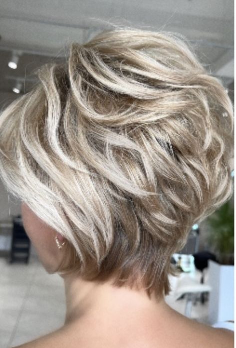 Colour Hairstyles, Layered Pixie, Thick Hair Cuts, Pixie Wig, Hairstyles Blonde, Haircut Short, Short Hair Trends, Messy Short Hair, Edgy Short Hair