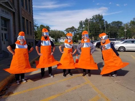 Traffic Cone Costume, Cone Costume, Diy Karneval, Traffic Cone, Duo Halloween Costumes, 2024 Halloween, Construction Theme, Halloween Inspo, Theme Halloween