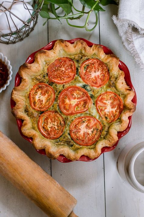 Spinach, Sun-dried Tomato and Pesto Quiche is a delicious combination of sweet and tart sun-dried tomatoes and the fresh flavours of basil pesto and spinach. I love this quiche recipe and I’m so excited to share it with you. This is one of my favourite flavour combinations! Sundried Tomato Quiche, Spinach Sundried Tomato, Quiche Easy, Tomato And Pesto, Tomato Quiche, Easy Quiche, Cheese Quiche, Sundried Tomatoes, Sundried Tomato