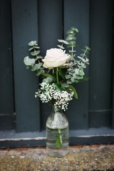 Hydrangea Bouquet Wedding, Wedding Flowers Roses, Rustic Wedding Decorations, Simple Wedding Centerpieces, Simple Centerpieces, Babies Breath, Rose Wedding Bouquet, Wedding Table Flowers, Wedding Table Plan