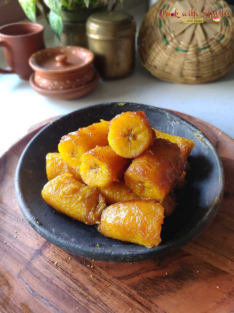 Steamed Kerala Banana / Steamed Nendran Banana / Pazham Puzhungiyathu a very healthy easy and Kerala nendran banana snack . Kerala Food Recipes, Kerala Special, Kerala Breakfast, Kerala Snacks, Vegetarian Italian Recipes, Banana Recipe, Banana Snacks, Vegetarian Italian, Raw Banana