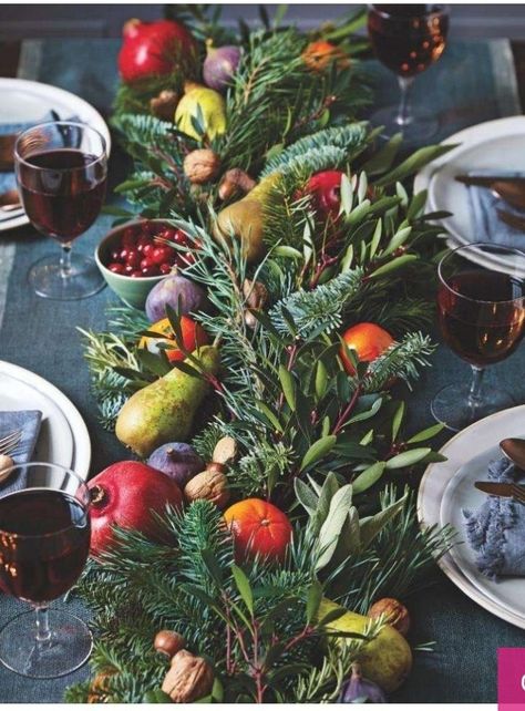 Winter Fruit Centerpieces, Winter Fruit Tablescape, Floral Thanksgiving Table, Christmas Fruit Decor, Fruit Centrepiece, Easy Thanksgiving Table Decor, Thanksgiving Table Decor Ideas, Fall Feast, Christmas Party Table