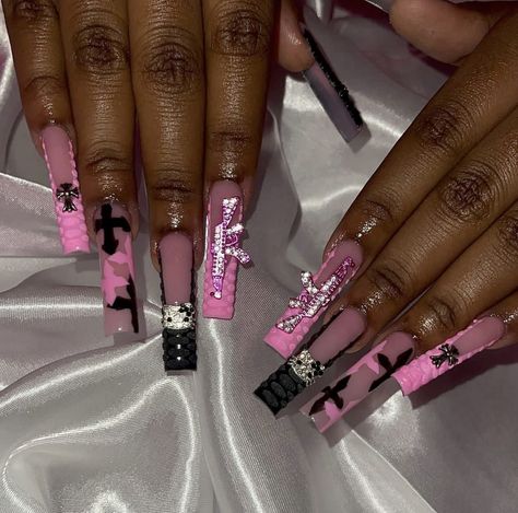 Long Pink And Black Acrylic Nails, Brats Inspired Nails, Red And Black Nails With Charms, Baddie Medium Nails, Pink And Black Acrylic Nails Designs, Black And Baby Pink Nails, Medium Long Nails Ideas, Nails Acrylic Square Long, Dope Nail Designs Black