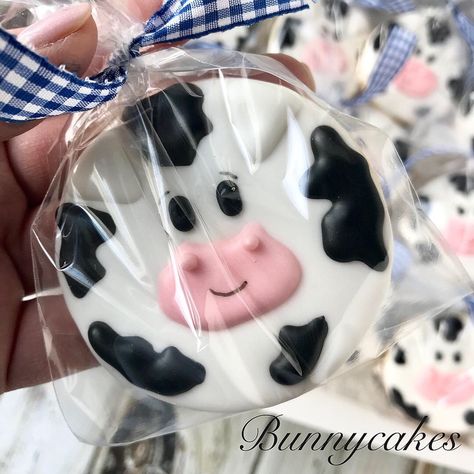 Mom Cookies, Cake Sugar Cookies, Fair Cake, Cow Cookies, Animals Cake, Farm Cookies, Cow Birthday Parties, Cow Cakes, Barnyard Birthday Party