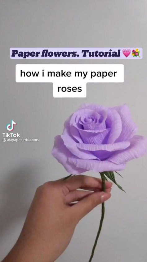 Paper Flower Bouquet Diy, Diy Paper Flowers Tutorial, Paper Roses Diy, Tissue Paper Flowers Diy, Diy Rose, Rose Crafts, Easy Paper Flowers, Flower Bouquet Diy, Paper Flower Crafts