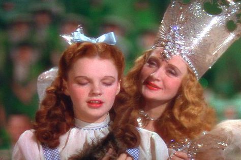 Dorothy Wizard Of Oz, Billie Burke, Wizard Of Oz 1939, Glinda The Good, Dorothy Gale, Wicked Witch Of The West, Pink Ball Gown, Glinda The Good Witch, The Wonderful Wizard Of Oz