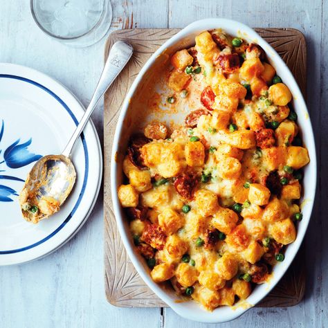 Gnocchi and chorizo gratin Maternity Meals, Chorizo Gnocchi, Gnocchi Recipes Easy, Baked Gnocchi, Chorizo Recipes, Quirky Cooking, Gnocchi Recipes, Cooking On A Budget, Sausages