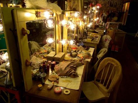 theatre dressing tables | theatre dressing room | Phoenix | Pinterest | Dressing Rooms, Theatres ... Viewtiful Joe, Cirque Vintage, Dressing Room Mirror, Jena Malone, The Wombats, Emily Browning, Moonrise Kingdom, Jamie Chung, Sucker Punch