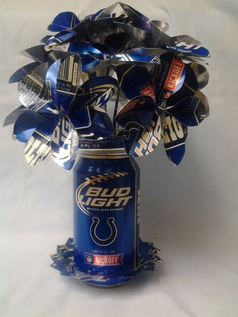 Bud Light Flower, purdy centerpiece fer yer Weddin’ table, made out of beer cans Ya all just let me know how many ya need and Us redneks'll make will make em fer ya and work out a bundle of a deal!!! www.etsy.com/shop/JTuckdesigns Beer Can Centerpieces, Beer Can Diy, Can Centerpieces, Recycled Flowers, Window Frame Crafts, Pop Can Crafts, Bling Things, Memorial Ideas, Light Party