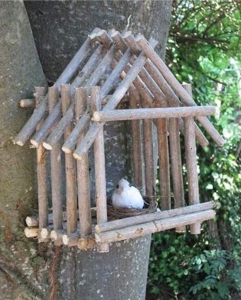 Building Bird Houses, Tre Kunst, Twig Furniture, Twig Crafts, Homemade Bird Houses, Bird Houses Ideas Diy, Twig Art, Bird House Feeder, Bird House Kits