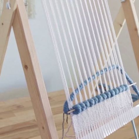 Makramee Diy, Weaving Loom Projects, Weaving Wall Hanging, Weaving Tutorial, Heddle Loom, Diy Techniques, Macrame Weaving, Diy Weaving, Weaving Loom