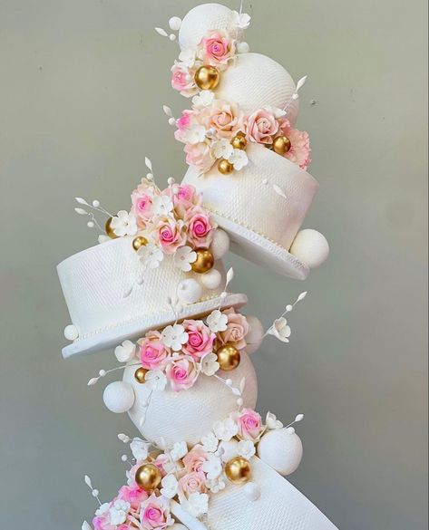 Gravity Wedding Cake✨ Not only beautiful but with edible sugar flowers…the beauty is in the details 💕#CakeGoals! Cake: @alexandercake Gravity Wedding Cake, Fabulous Cakes, Bridal Shower Cakes, Classic Cake, Fashion Cakes, Colorful Cakes, Floral Cake, Sugar Flowers, Cake Creations