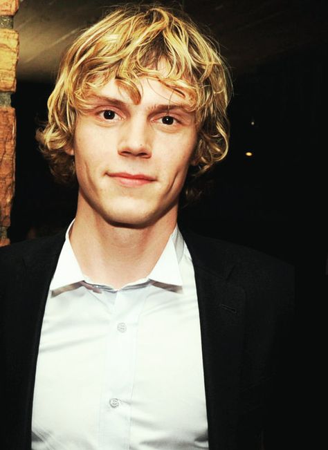 evan peters Dr Evans, Evan Peters American Horror Story, Peter Maximoff, Tate Langdon, Evan Peters, The Perfect Guy, American Horror, Horror Stories, American Horror Story