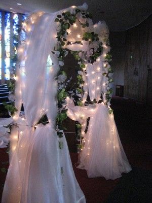 arches for wedding decorating - http://www.wedding-promts.com/2013/01/16/arches-for-wedding-decorating/ Wedding Arch Tulle, Tulle Wedding Decorations, Metal Wedding Arch, Arch Decoration, Arch Decoration Wedding, Metal Arch, Wedding Officiant, Wedding Balloons, Floral Decoration