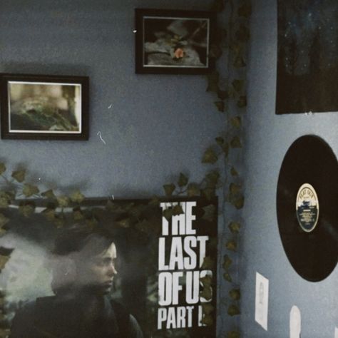 Tlou Inspired Room, The Last Of Us Room Ideas, The Last Of Us Room Decor, Gaming Computer Room, Gamer Room Decor, Computer Room, Gaming Room Setup, Gamer Room, Dream Room Inspiration