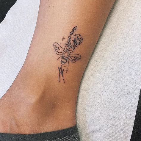 Bee And Flower Tattoo, Dragons Tattoo, Tattoo Appointment, Lavender Tattoo, Orchid Tattoo, Single Needle Tattoo, Men Tattoos, Inspiration Tattoos, Bee Tattoo