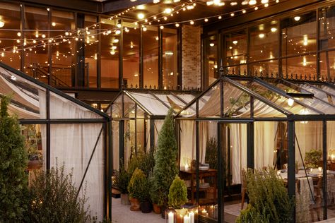 You can reserve a gorgeous glass cabin to dine in at the Hoxton this winter Hotel Hoxton, Glass Cabin, The Hoxton, Soho Hotel, Restaurant Concept, Soho House, Gorgeous Glass, Glass House, Christmas Market