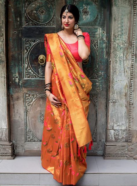 10 Ways To Wear A Saree Palla – Fashion in India – Threads Gujarati Saree, Tomato Color, Photo Styles, Saree Wearing, Saree Wearing Styles, Saree Draping Styles, Sari Design, Kanjivaram Silk Saree, Traditional Saree